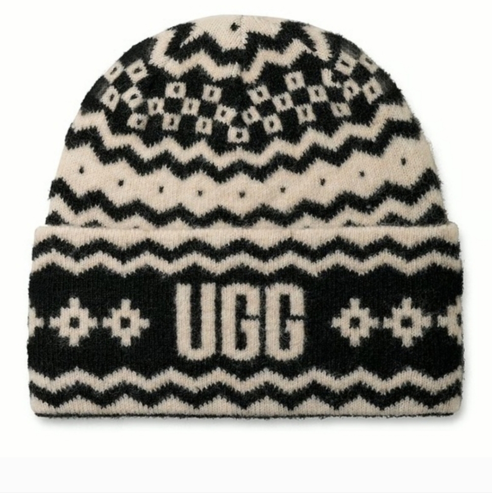 UGG UGGISLE BEANIE IN BLACK MULTI /  SZ: ONE SIZE